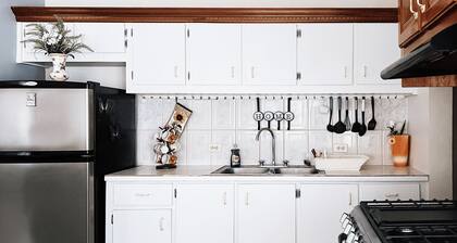 Capital Escape - Charming bungalow with WiFi & AC