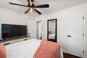 2 chambres, fer et planche à repasser, Wi-Fi gratuit, draps fournis