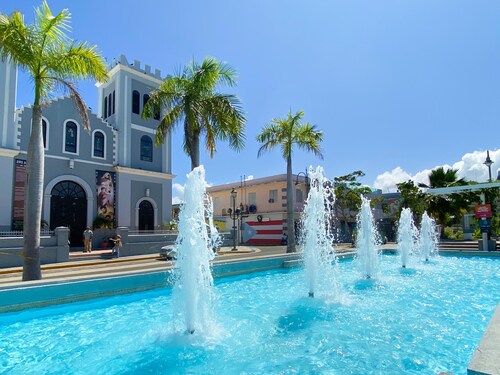 Charming 3-bedroom house in delightful Isabela with Wi-Fi, AC

