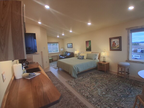 1 bedroom, desk, iron/ironing board, free WiFi