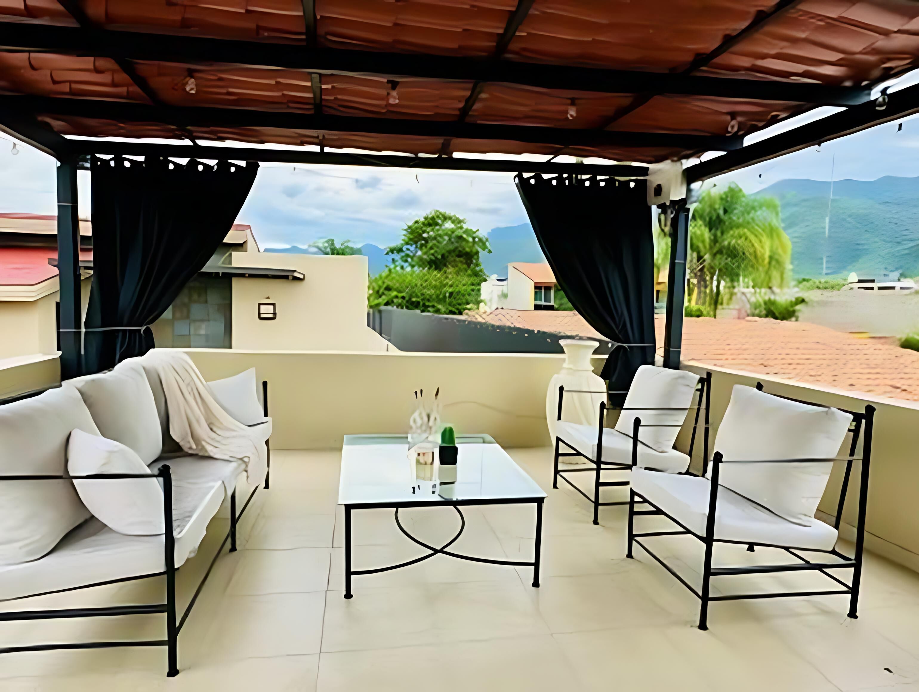 Hus, 3 soverom, røyk, balkong | Terrasse/patio