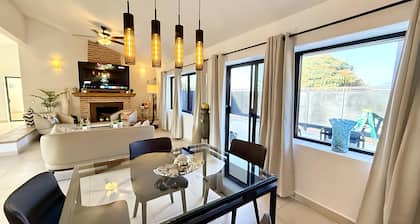 Modern 3-bedroom Retreat in Ajijic - Walk To Everything- 1 Night Rates Available