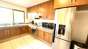 House, 3 Bedrooms, Smoking, Balcony | Interior