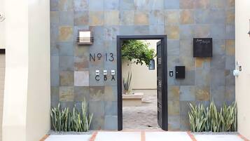 Casa, 3 habitaciones, para fumadores, balcón | Detalle exterior