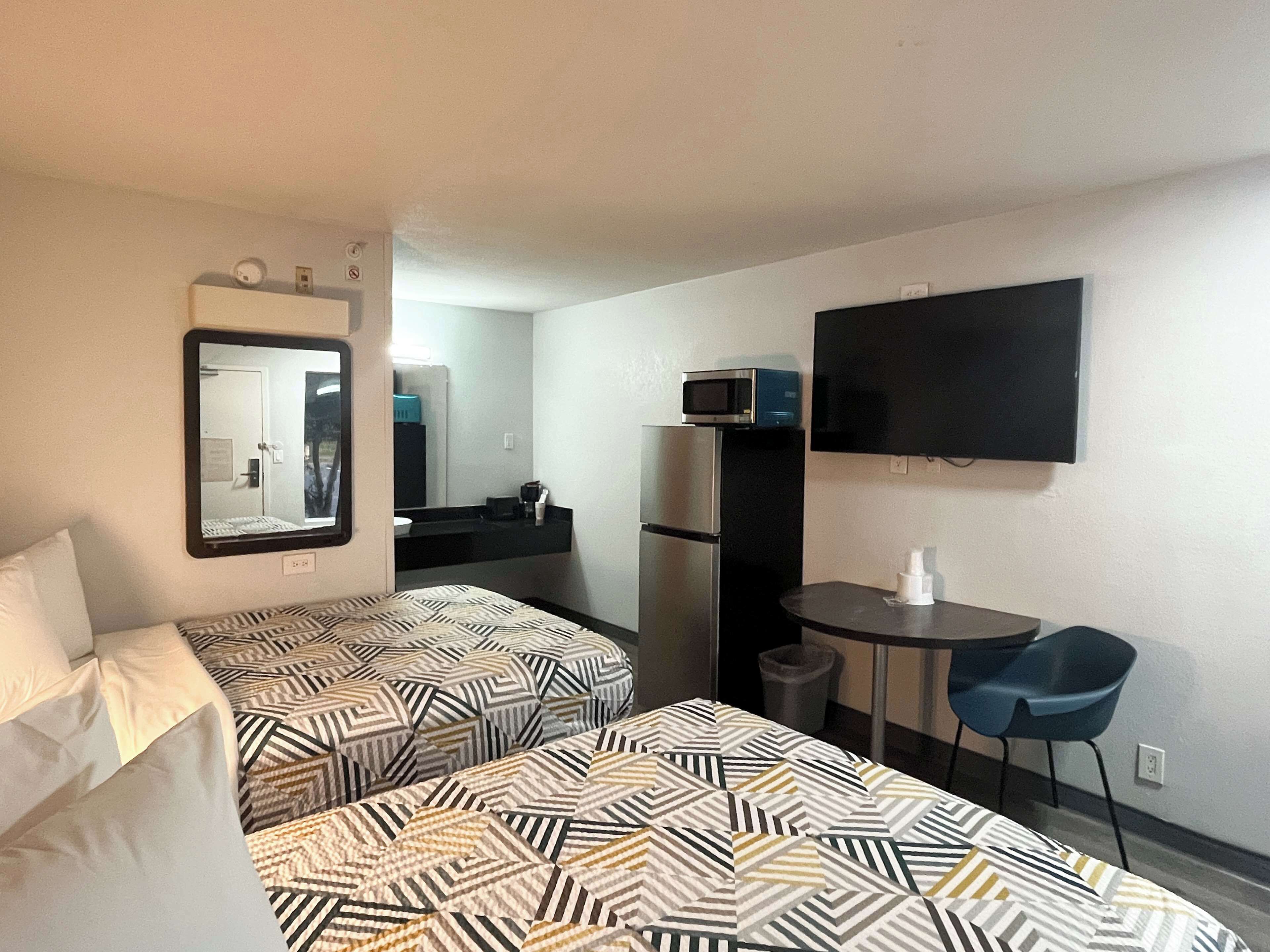 Free WiFi, bed sheets