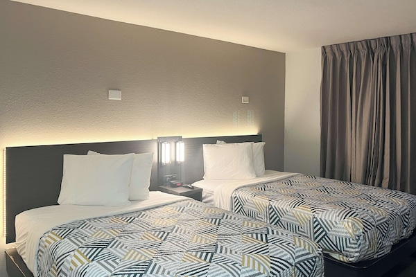 WiFi (free), bed sheets