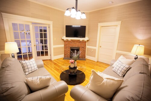 Spacious 4-Bedroom, 2-Bath Home in the Heart of Greenwood