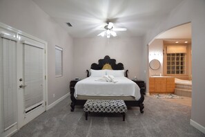 4 bedrooms, desk, iron/ironing board, WiFi