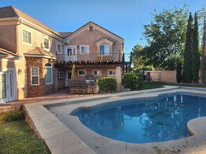 Pool - 4-bedroom house with Pool, WiFi and AC close to Lake Powell and Antelope Canyon. (Page)