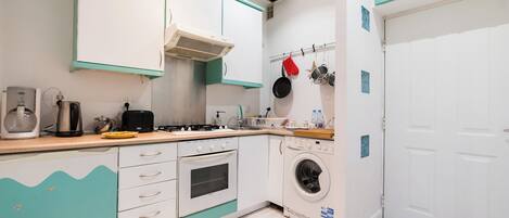 Fridge, oven, stovetop, toaster