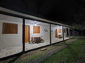 Basic Quadruple Room | Living area