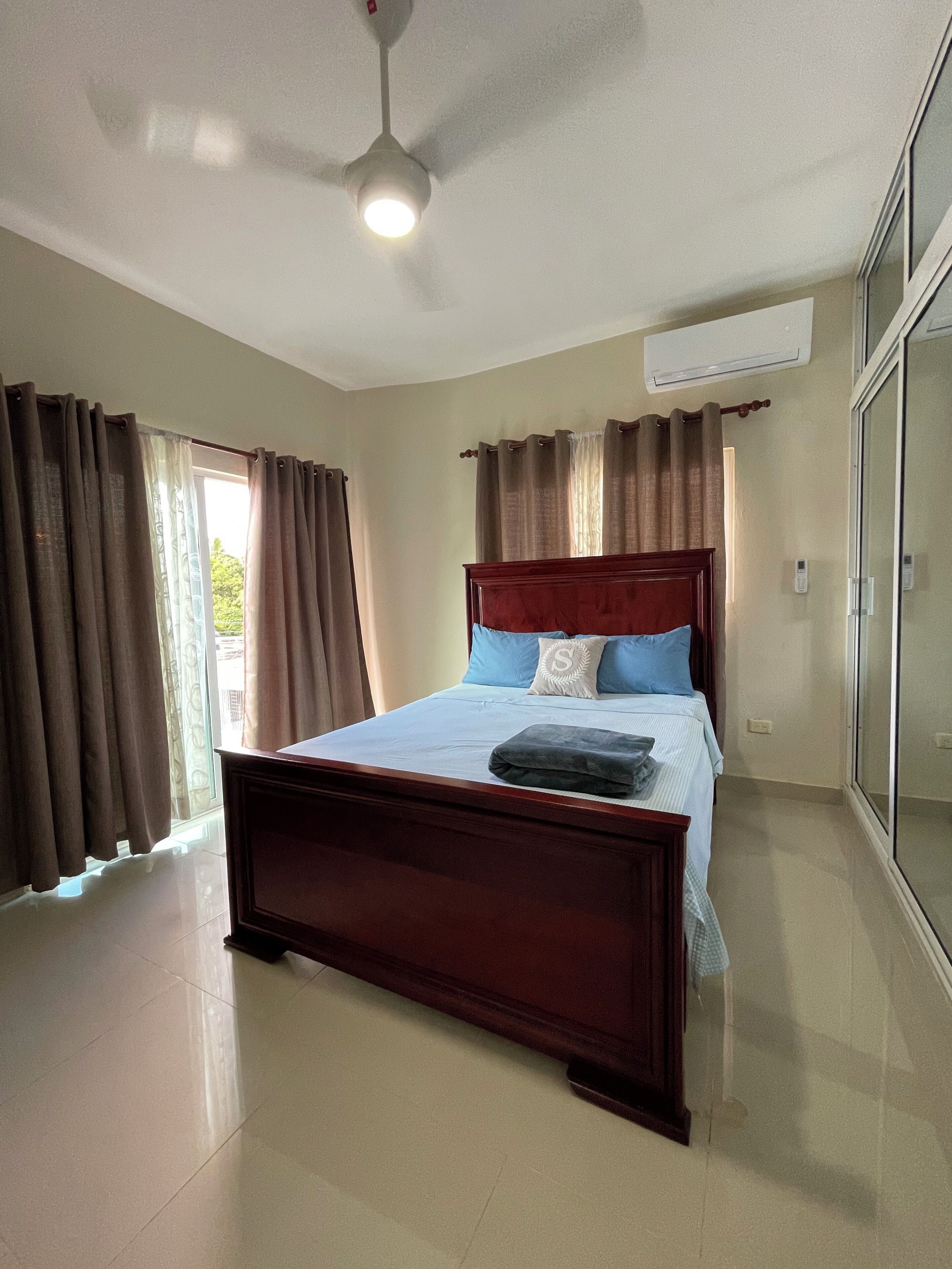 3 bedrooms, WiFi, bed sheets