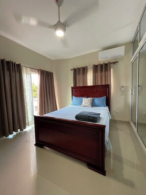 3 bedrooms, WiFi, bed sheets