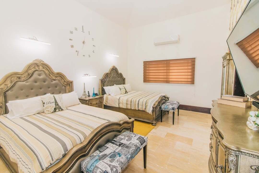 7 bedrooms, in-room safe, desk, iron/ironing board