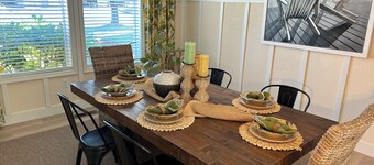 Beautifully Renovated Sleeps up to 8 in East Medford