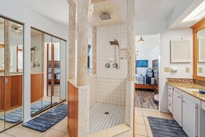 Shower, jetted tub, hair dryer, towels