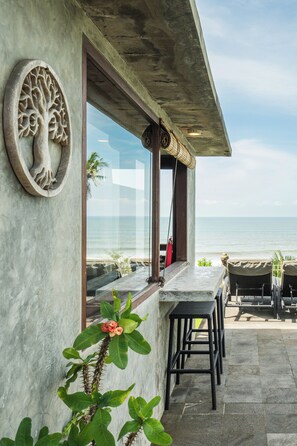 Terrace/patio - Ocean View, Cosy and Tranquil at Balian Surf Break (Balian Beach)