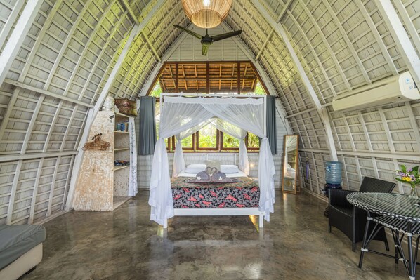 1 bedroom, WiFi, bed sheets - Ocean View, Cosy and Tranquil at Balian Surf Break (Balian Beach)