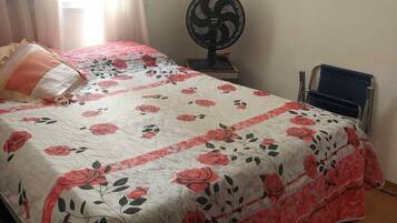 2 quartos, ferros/tábuas de passar roupa, Wi-Fi, roupa de cama