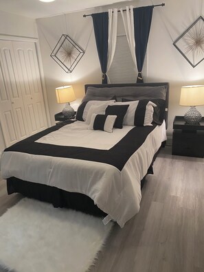 2 bedrooms, WiFi, bed sheets - Charming home in North Miami close to many wonderful restaurants and shops. (North Miami)