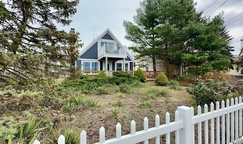 Renovated Cottage w/Lake Views, Beach Access & More!