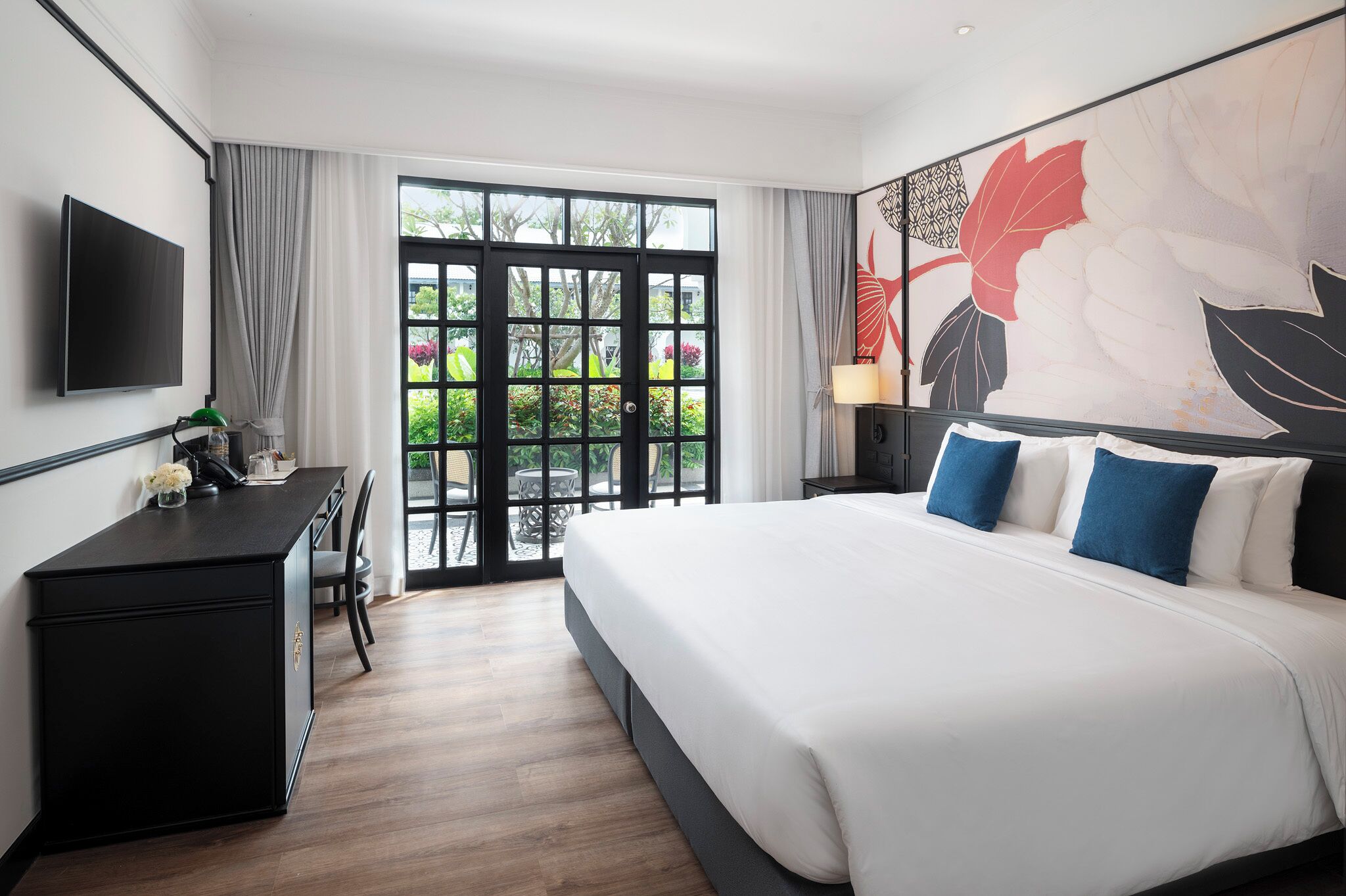 Deluxe Balcony Pool Access Room | Wi-Fi ฟรี