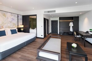 Family Balcony Suite Room