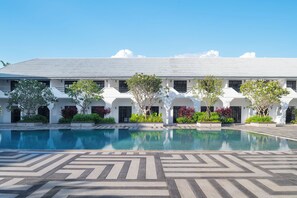 Outdoor pool - Indochina Hotel (Aranyaprathet)