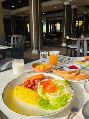 Daily local cuisine breakfast for a fee