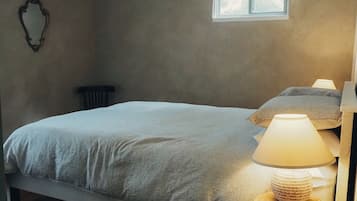 2 habitaciones, tabla de planchar con plancha, cuna de viaje y wifi