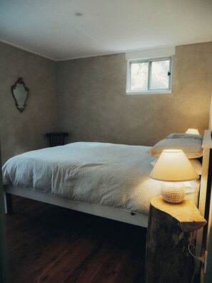 2 habitaciones, tabla de planchar con plancha, cuna de viaje y wifi