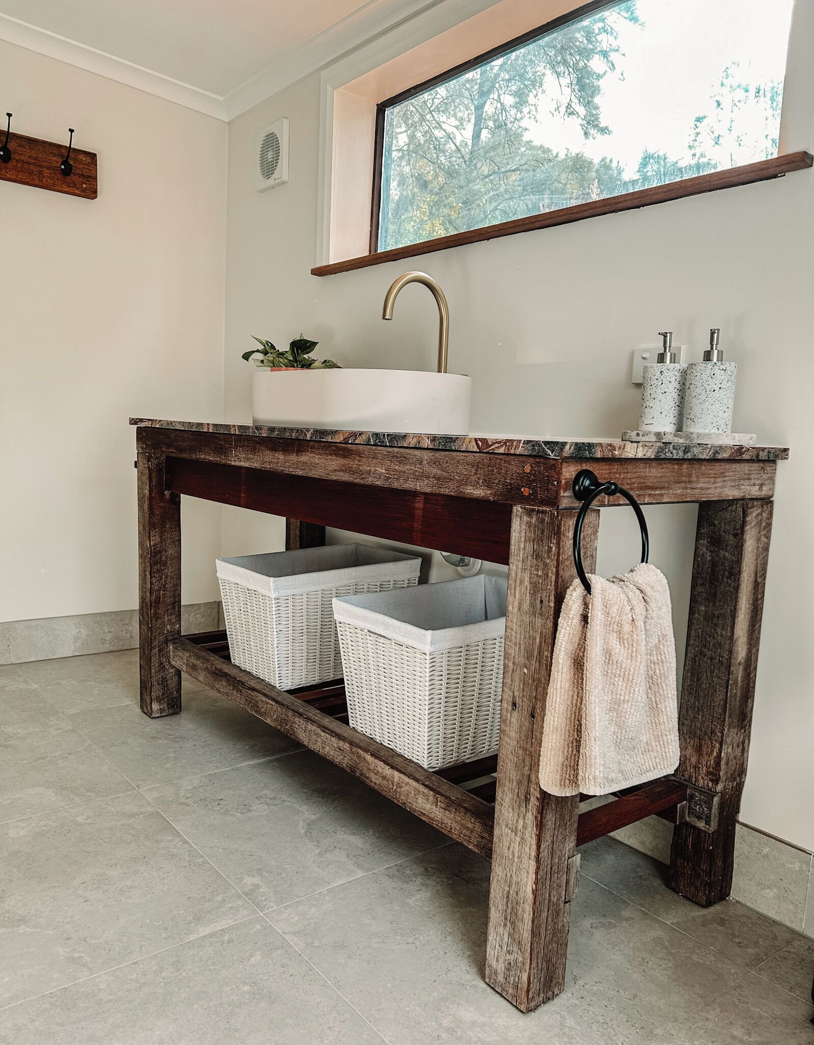 Shower, eco-friendly toiletries, hair dryer, towels