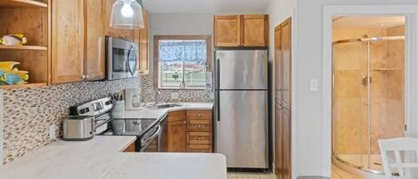 Micro-ondes, four, plaque de cuisson, lave-vaisselle