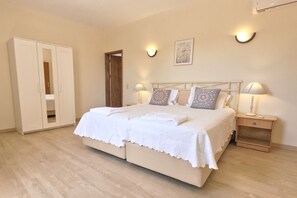 5 habitaciones, tabla de planchar con plancha y wifi gratis 