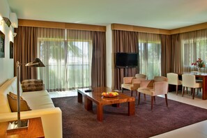 TV - A hidden gem in the Algarve with stunning outdoor spaces. (Sao Rafael)