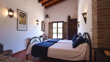 2 dormitorios, tabla de planchar con plancha, wifi gratis y ropa de cama