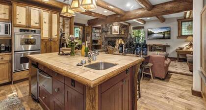 Abode at Silvertip, estate with 4 cabins, fishing