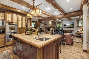 Fridge, microwave, oven, stovetop - Abode at Silvertip | Sweeping Estate with 4 Cabins (Ketchum)