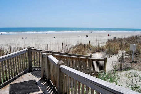 Beach nearby. Cozy 1BR Ocean View Condo with Balcony at Verandas – Pool, Lazy River, & Steps to Beach!