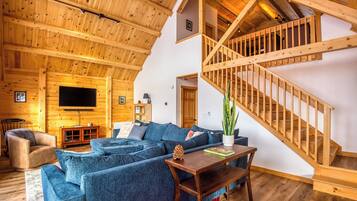 TV connectée, jeux vidéo, baby-foot, livres