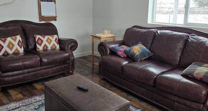 Charming farmhouse at the base of Bell Mountain, hunting area 51, prime location