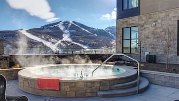 Bain à remous extérieur