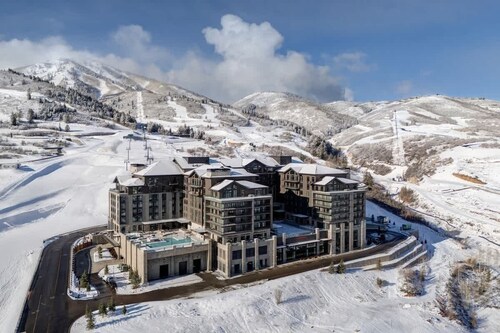 Abode at Deer Valley East, hot tub, pool, resort access, Deer Valley