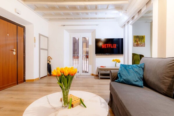 Smart TV, DVD player - Elegantis.it Madonna dei Monti Suite Apartment (Roma)