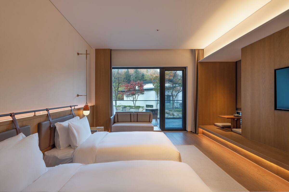 Phòng đôi, quang cảnh đồi núi | Bộ đồ giường cao cấp, chăn bông, nệm cao su hoạt tính (memory foam) 