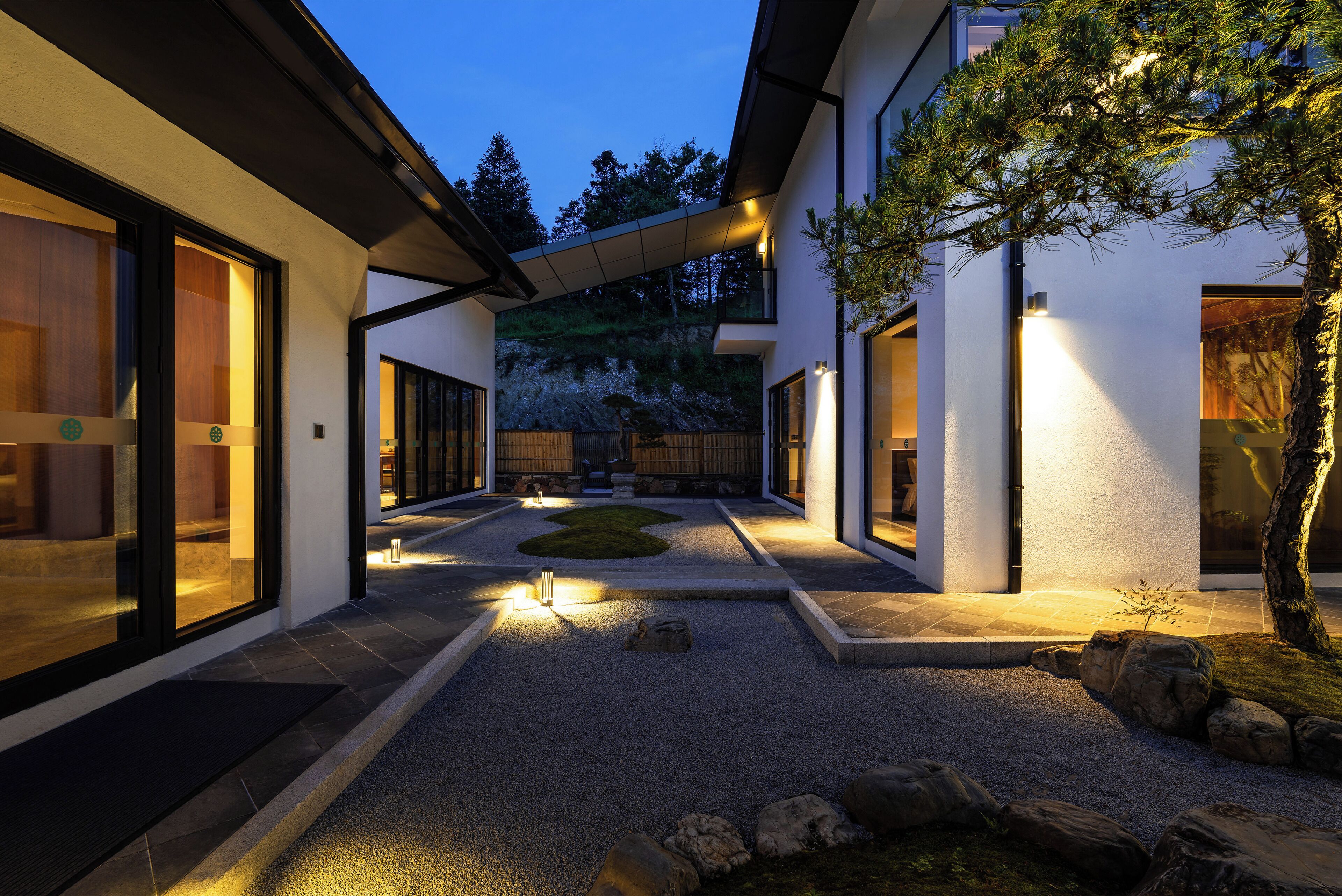 Suite, Hill View | Premium bedding, down duvets, memory-foam beds, free minibar