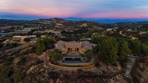 Interior - Hilltop Estate w/ Pool, Hot Tub, Fire Pit, Views Cleveland Vista by Avantstay (Murrieta)