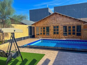 2 bedrooms, laptop workspace, blackout curtains, free WiFi - jory chalets (Jeddah)