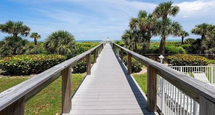 Enchanting 2-Bedroom Ground Floor Beach Condo at Cape Canaveral WiFi & AC