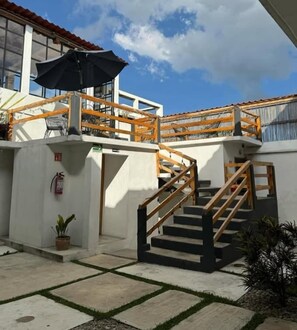 Habitación clásica doble, vistas al jardín | Zona de estar